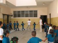 Girotondo con i bambini della scuola del Guaricano