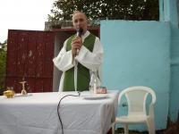 Don Lorenzo inaugura con la Messa la pompa di Jacagua